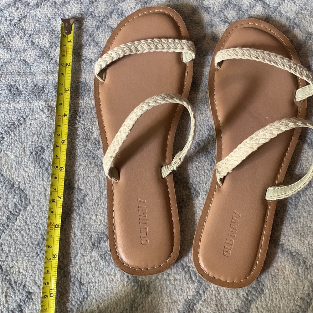 Old Navy | Sandal | Size 7 - Picture 4 of 4